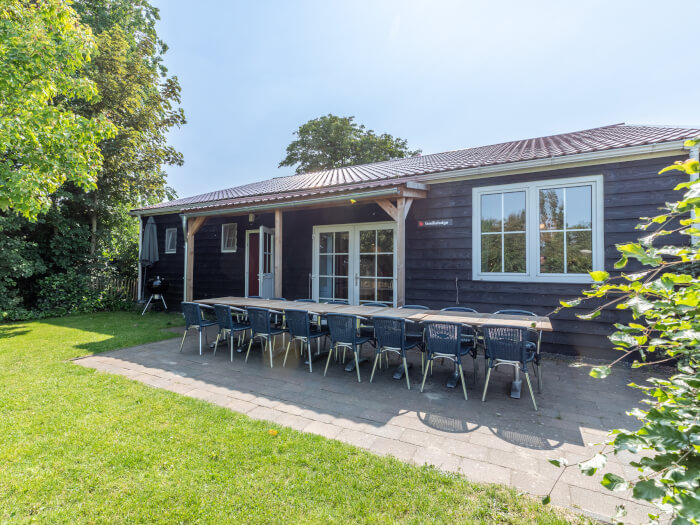 Vakantiewoning in Warns (Friesland) voor 20 personen met 6 slaapkamers.