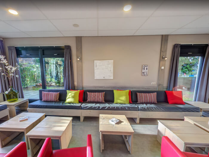 Vakantiewoning in Schaijk (Noord-Brabant) voor 24 personen met 12 slaapkamers.