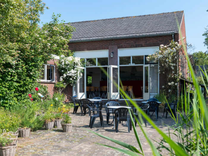 Vakantiewoning in Reeuwijk (Zuid-Holland) voor 44 personen met 2 slaapkamers.