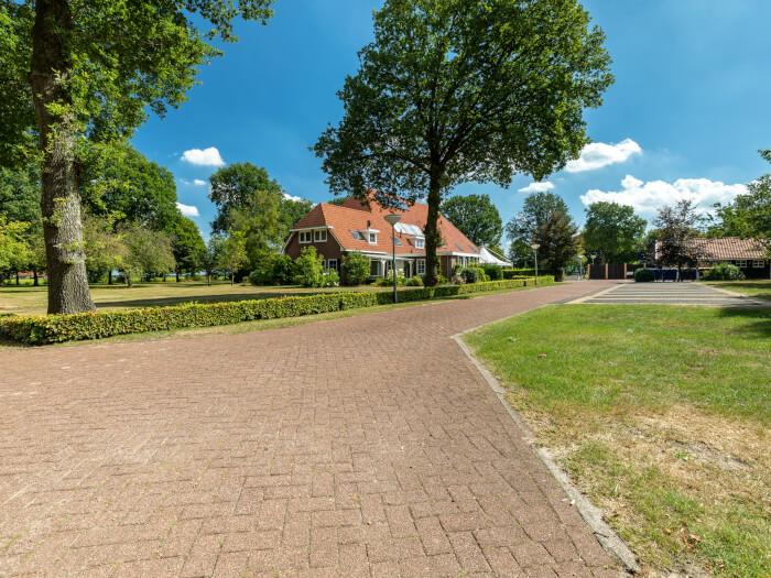 Vakantiewoning in Appelscha (Friesland) voor 99 personen met 9 slaapkamers.