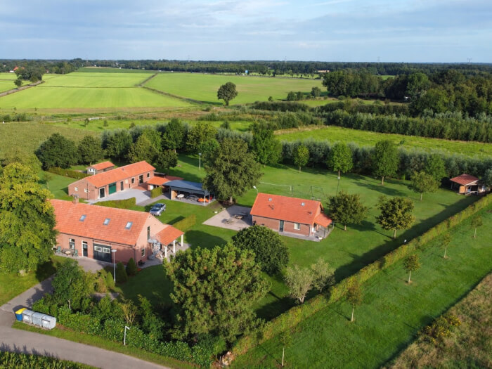 Vakantiewoning in Maasbree (Limburg) voor 32 personen met 6 slaapkamers.