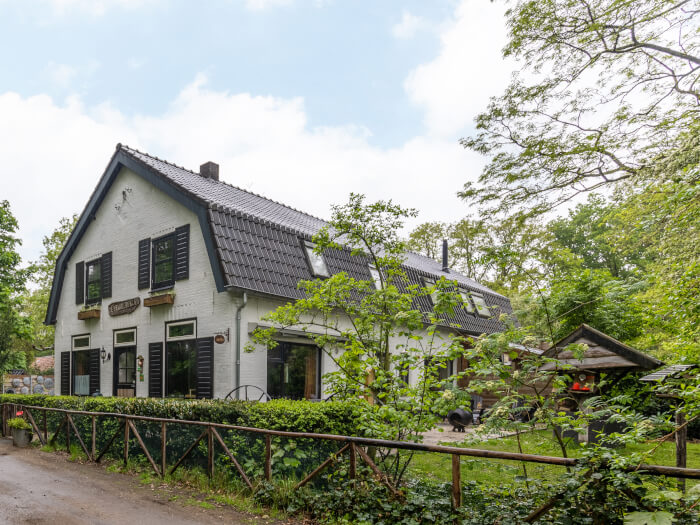 Vakantiewoning in Grave (Noord-Brabant) voor 11 personen met 6 slaapkamers.