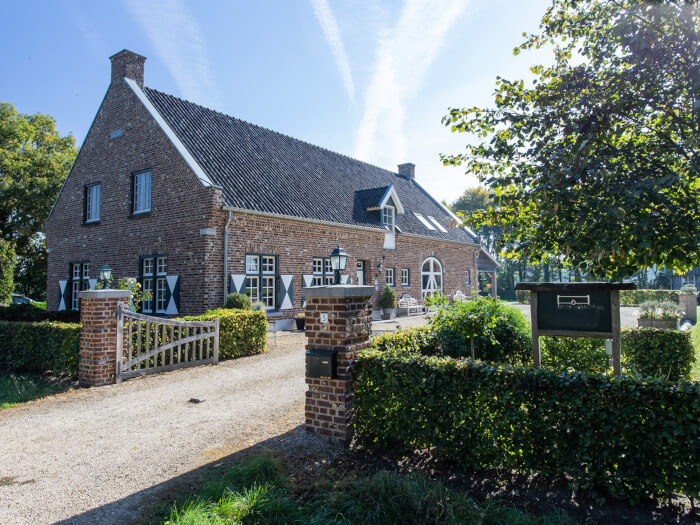 Vakantiewoning in Oostrum (Limburg) voor 20 personen met 8 slaapkamers.