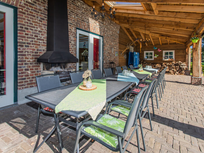 Vakantiewoning in Oostrum (Limburg) voor 20 personen met 8 slaapkamers.
