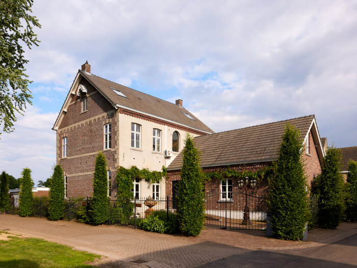 Vakantiewoning in Neer (Limburg) voor 21 personen met 9 slaapkamers.