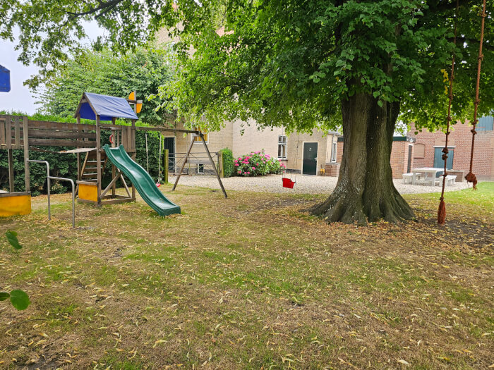 Vakantiewoning in Heerenhoek (Zeeland) voor 14 personen met 6 slaapkamers.