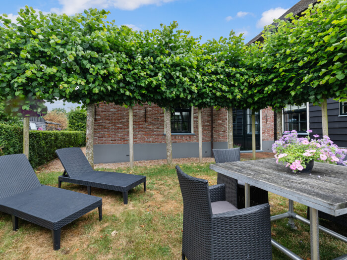 Vakantiewoning in Wijdenes (Noord-Holland) voor 16 personen met 8 slaapkamers.