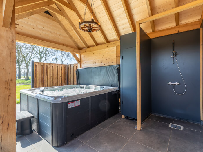 Vakantiewoning in Rheeze (Overijssel) voor 10 personen met 3 slaapkamers.