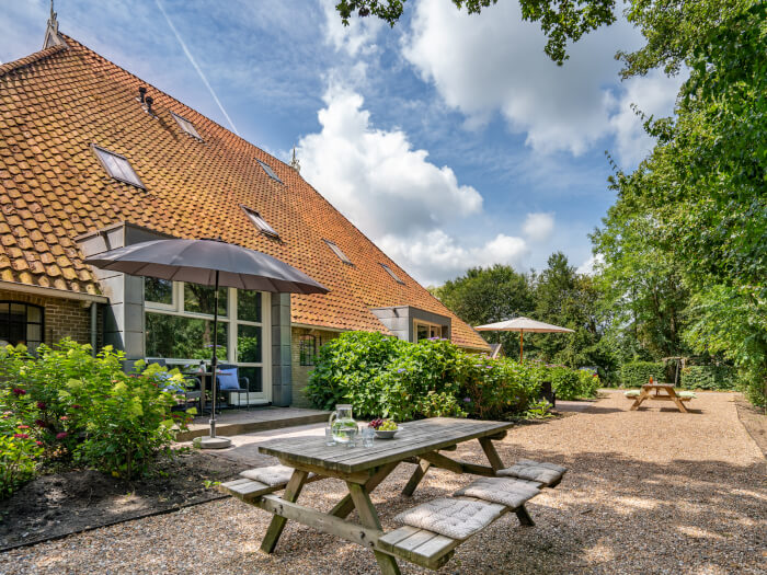 Vakantiewoning in Mantgum (Friesland) voor 18 personen met 9 slaapkamers.