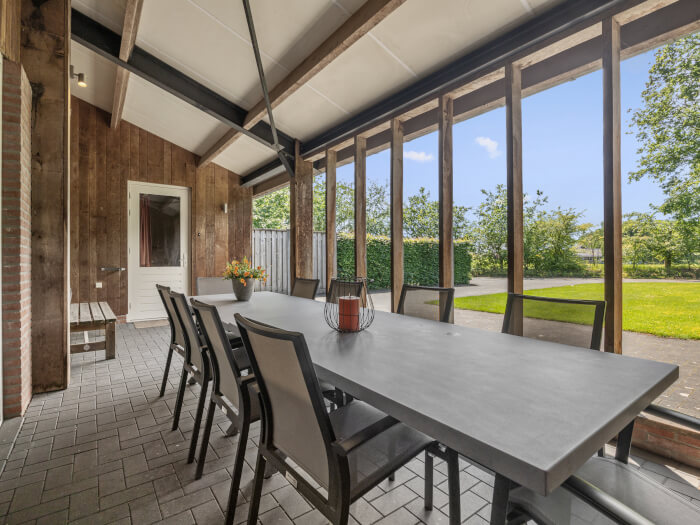 Vakantiewoning in Hezingen (Overijssel) voor 10 personen met 4 slaapkamers.