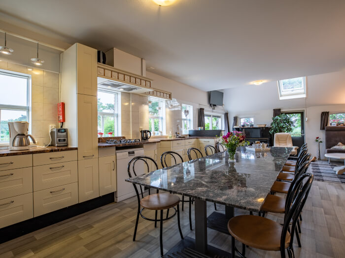 Vakantiewoning in Pesse (Drenthe) voor 12 personen met 8 slaapkamers.