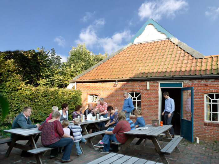 Vakantiewoning in Vierhuizen (Groningen) voor 34 personen met 10 slaapkamers.
