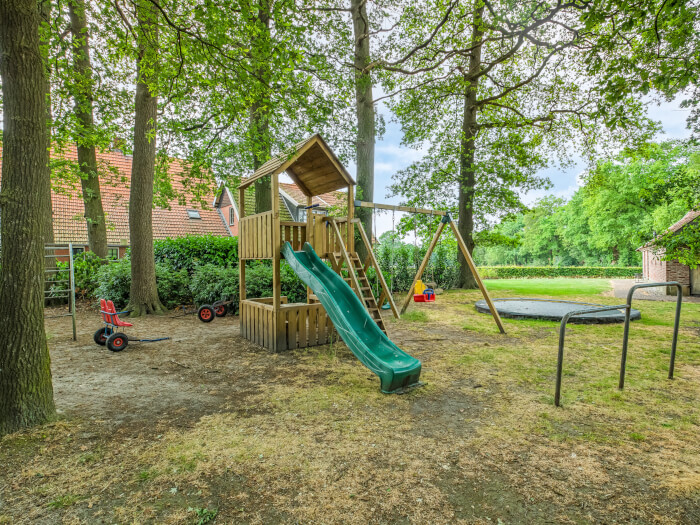 Vakantiewoning in Hezingen (Overijssel) voor 10 personen met 4 slaapkamers.