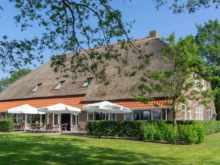 Vakantiewoning in Witteveen (Drenthe) voor 34 personen met 17 slaapkamers.