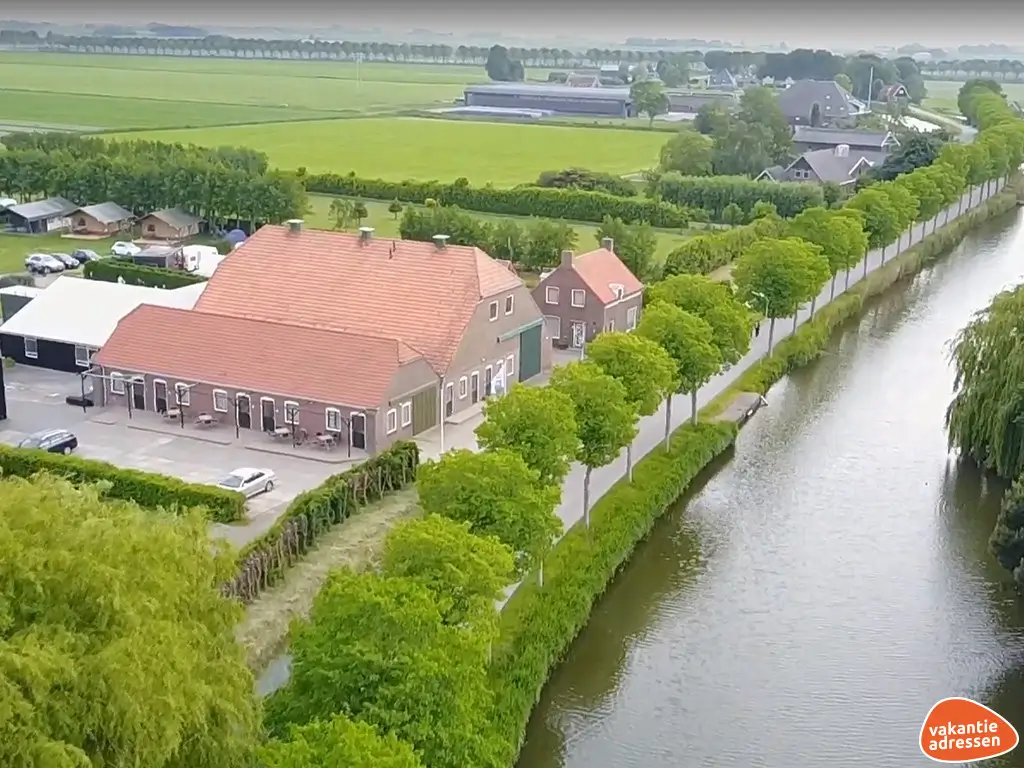 Vakantiewoning in Medemblik (Noord-Holland) voor 30 personen met 8 slaapkamers.