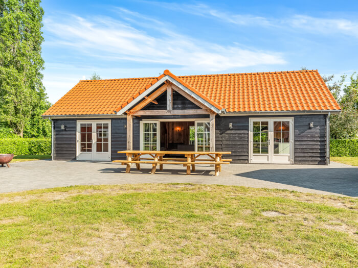 Vakantiewoning in Nunspeet (Gelderland) voor 30 personen met 15 slaapkamers.