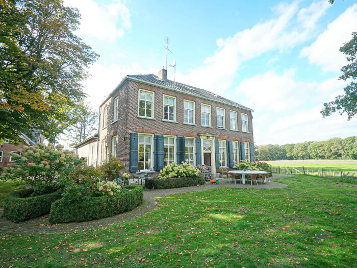 Vakantiewoning in Winterswijk (Gelderland) voor 20 personen met 10 slaapkamers.