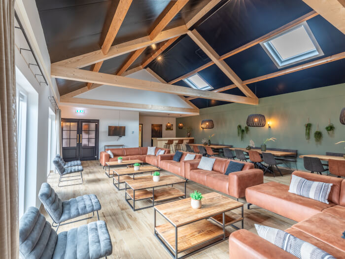 Vakantiewoning in Nunspeet (Gelderland) voor 30 personen met 15 slaapkamers.