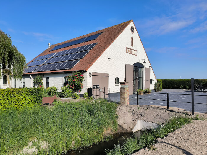 Vakantiewoning in Zevenbergen (Noord-Brabant) voor 20 personen met 9 slaapkamers.