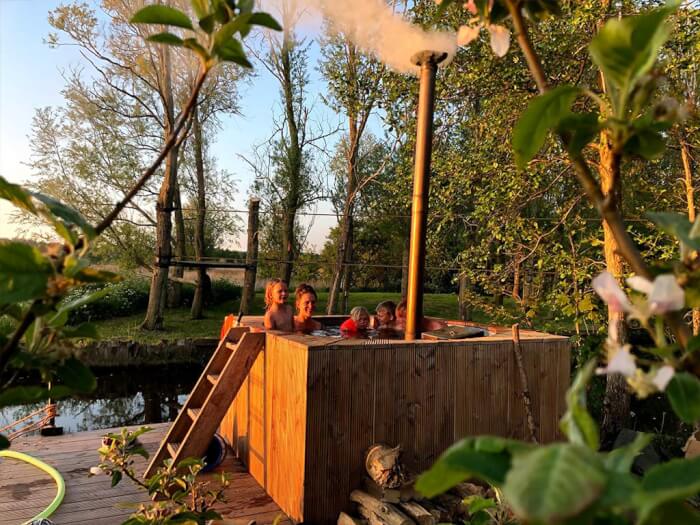 Vakantiewoning in Kollumerpomp (Friesland) voor 30 personen met 8 slaapkamers.