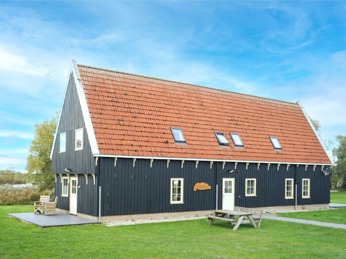 Vakantiewoning in Kollumerpomp (Friesland) voor 30 personen met 8 slaapkamers.