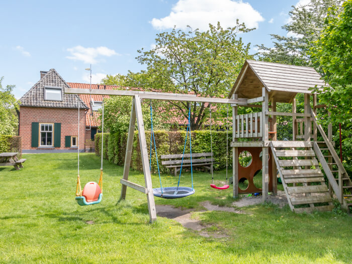 Vakantiewoning in Aalten (Gelderland) voor 23 personen met 10 slaapkamers.