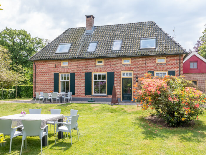 Vakantiewoning in Aalten (Gelderland) voor 19 personen met 7 slaapkamers.