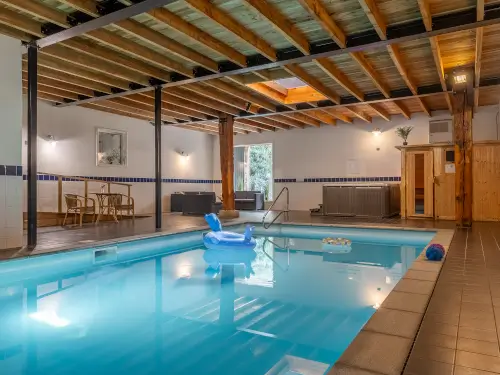 Vakantiehuis inclusief privé binnenzwembad, sauna & bubbelbad