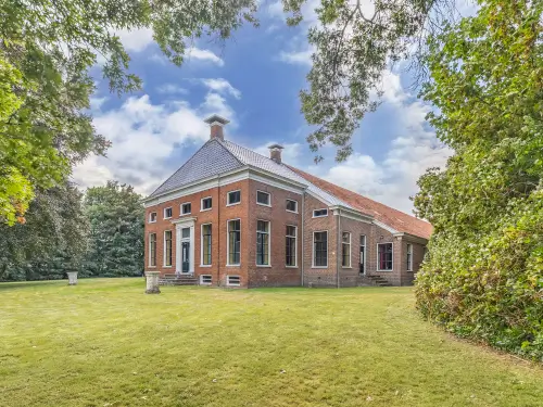 Vakantiehuis inclusief privé binnenzwembad, sauna & bubbelbad