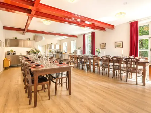 Vakantiehuis inclusief privé binnenzwembad, sauna & bubbelbad