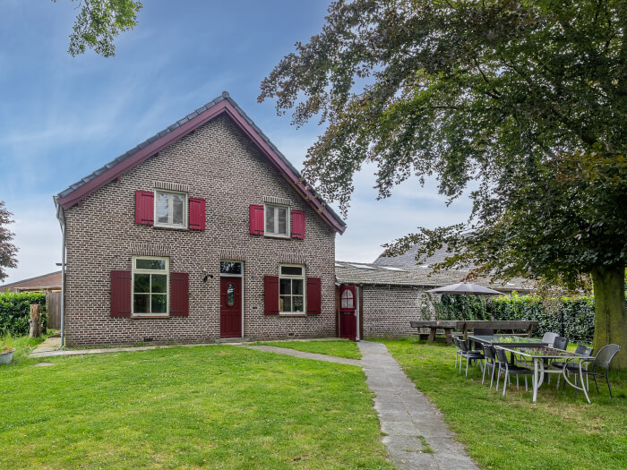 Vakantiewoning in Panningen (Limburg) voor 23 personen met 8 slaapkamers.