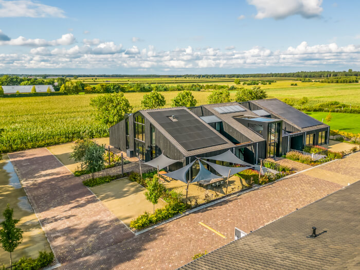 Vakantiewoning in Bergeijk (Noord-Brabant) voor 15 personen met 8 slaapkamers.
