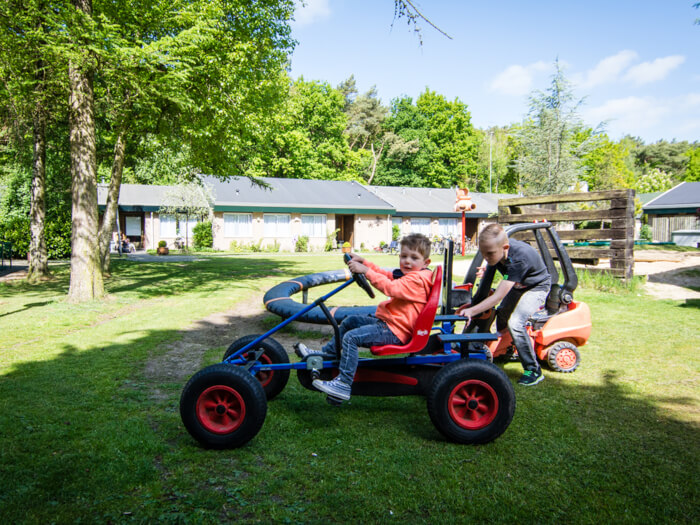 Vakantiewoning in Zuidwolde (Drenthe) voor 22 personen met 10 slaapkamers.