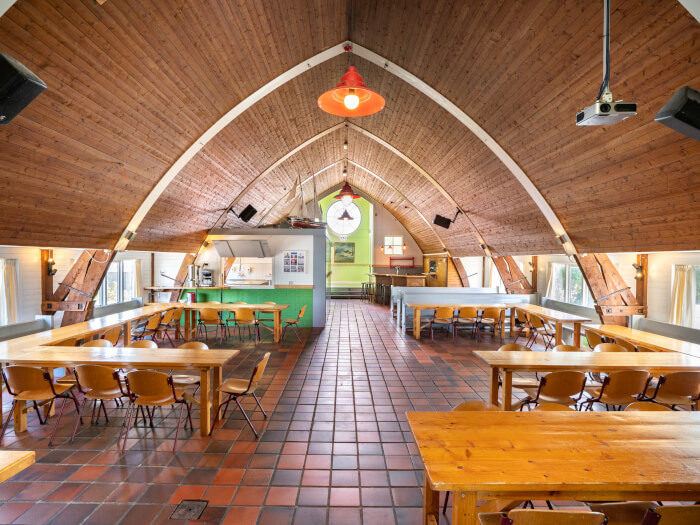 Vakantiewoning in Idskenhuizen (Friesland) voor 68 personen met 11 slaapkamers.