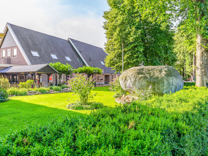Vakantiewoning in Gees (Drenthe) voor 34 personen met 15 slaapkamers.