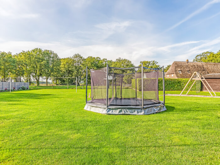 Vakantiewoning in Gees (Drenthe) voor 34 personen met 15 slaapkamers.