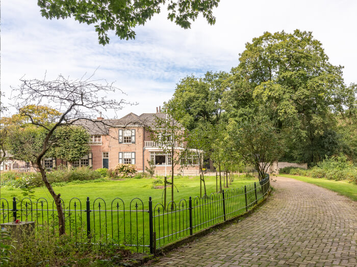 Vakantiewoning in Otterlo (Gelderland) voor 10 personen met 4 slaapkamers.