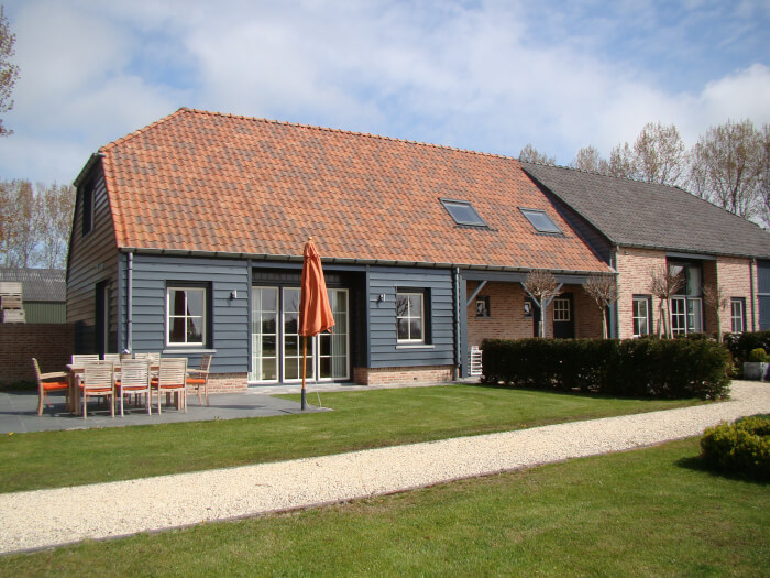 Vakantiewoning in Sluis (Zeeland) voor 16 personen met 6 slaapkamers.