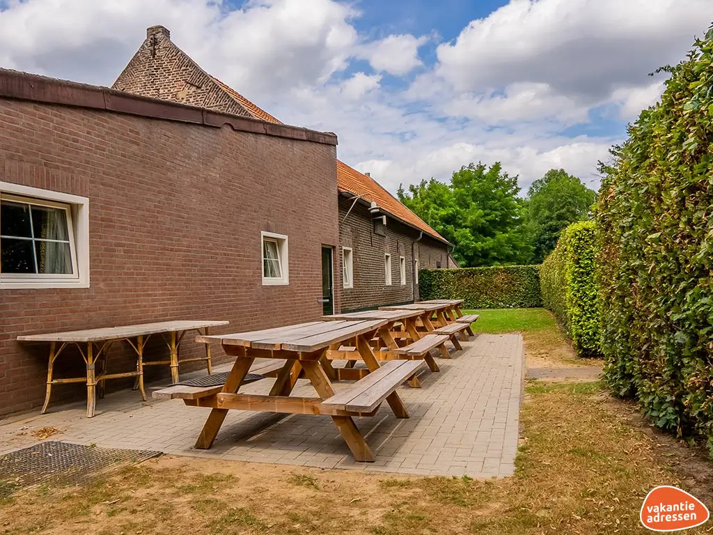 Vakantiewoning in Posterholt (Limburg) voor 40 personen met 10 slaapkamers.