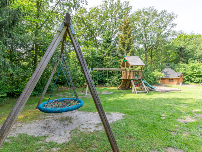 Vakantiewoning in De Bult (Overijssel) voor 35 personen met 10 slaapkamers.