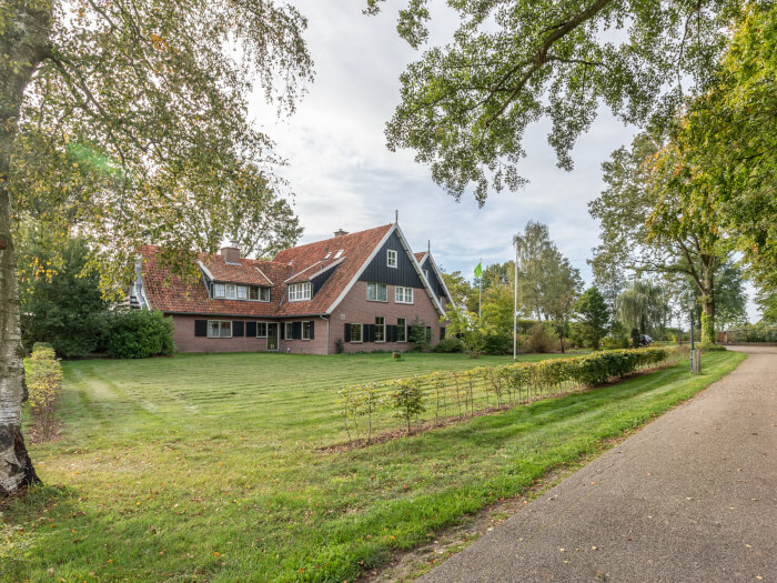 Vakantiewoning in Eibergen (Gelderland) voor 28 personen met 12 slaapkamers.