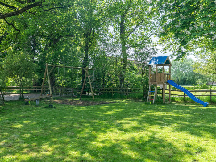 Vakantiewoning in Anderen (Drenthe) voor 32 personen met 8 slaapkamers.