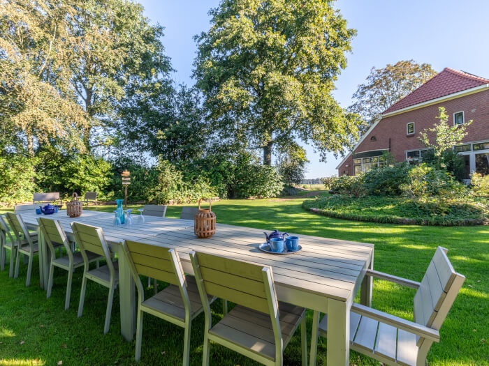 Vakantiewoning in Wedde (Groningen) voor 16 personen met 8 slaapkamers.