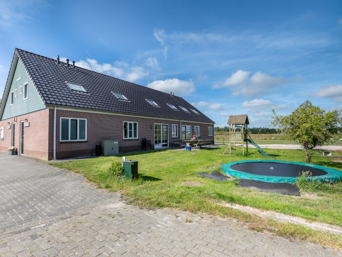 Vakantiewoning in Genemuiden (Overijssel) voor 20 personen met 10 slaapkamers.