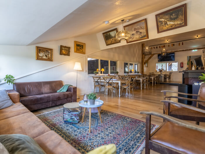 Vakantiewoning in Aarle-Rixtel (Noord-Brabant) voor 21 personen met 7 slaapkamers.