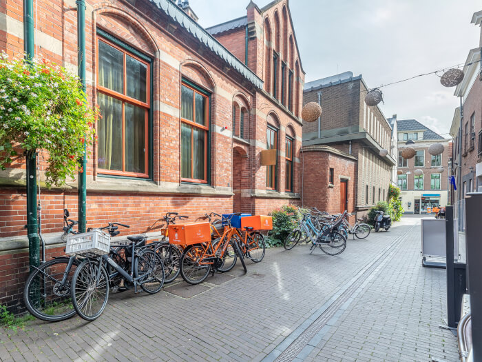 Vakantiewoning in Zwolle (Overijssel) voor 24 personen met 18 slaapkamers.