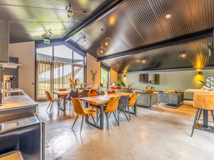 Vakantiewoning in Bergeijk (Noord-Brabant) voor 19 personen met 7 slaapkamers.