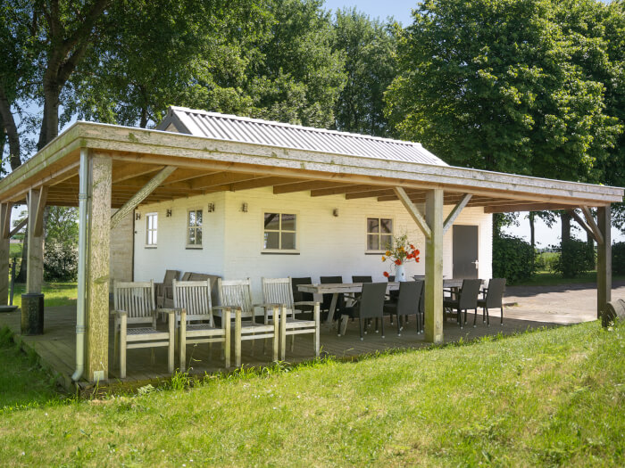 Vakantiewoning in Engelum (Friesland) voor 31 personen met 10 slaapkamers.