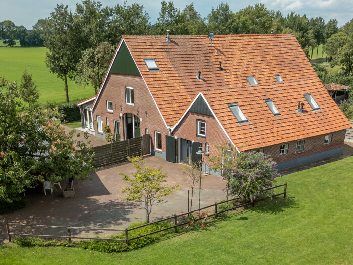 Vakantiewoning in Winterswijk (Gelderland) voor 16 personen met 6 slaapkamers.