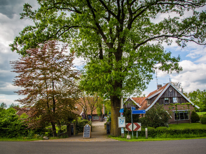 Vakantiewoning in Haaksbergen (Overijssel) voor 24 personen met 12 slaapkamers.